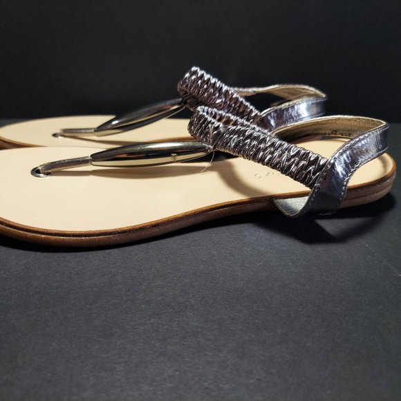 Like NEW Fashion Focus Regina Flats Thong Silver/Gray Sandals Women - Picture 4 of 9